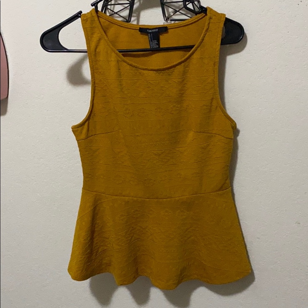 Mustard tank, super comfy and flows !